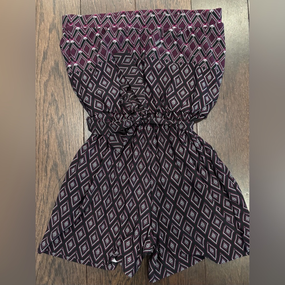 White House Black Market Black and Red Romper
